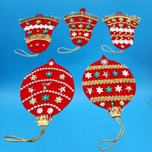 Vintage 1960s Red Felt Christmas Ornaments Beaded Bell Ball Gold Trim Set of 5 - Picture 5 of 12
